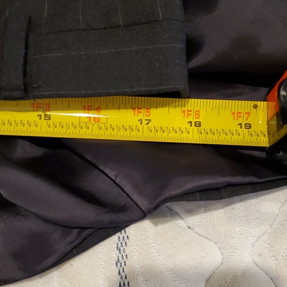 Hart Men's charcoal pin business suit - Picture 6 of 7